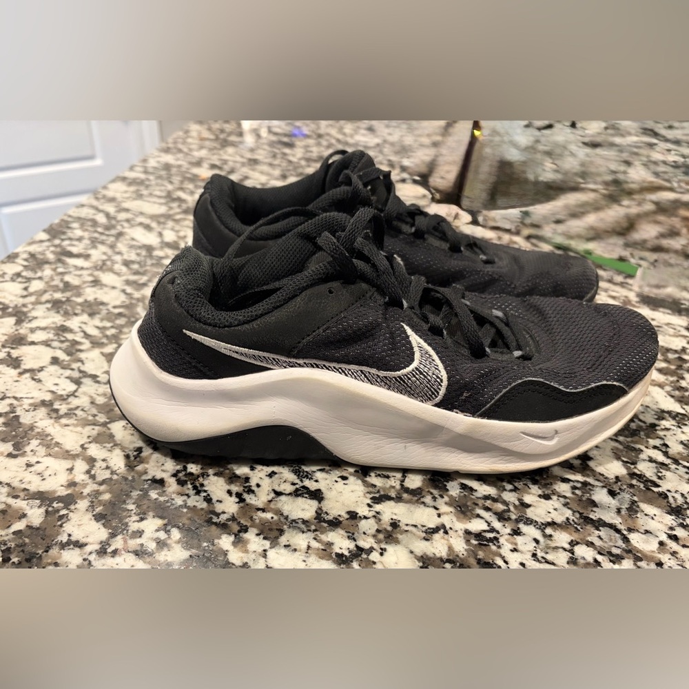 Nike Legend Essential